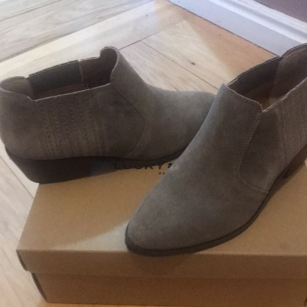 Lucky Brand 8.5 Foxy Taupe Folley Booty